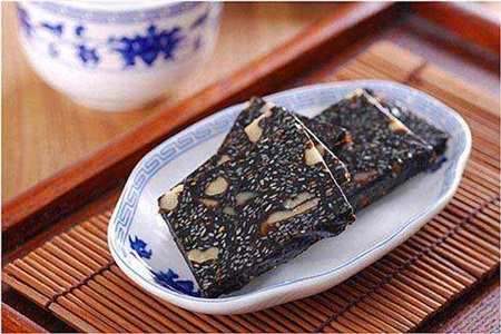 哺乳期可以吃阿胶糕吗