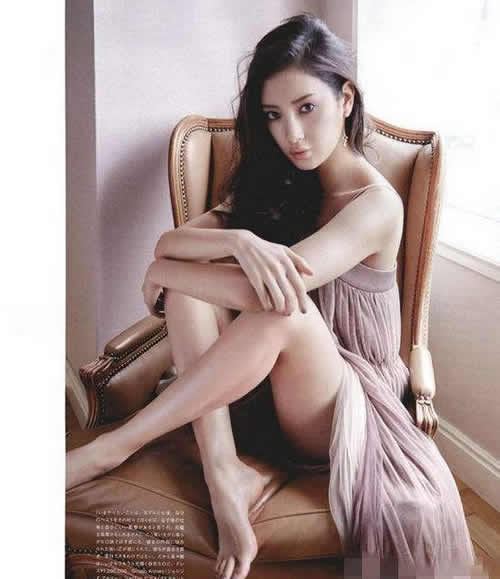 日本十大贫乳女星揭晓：胸不够颜值和魅力确吸粉无数