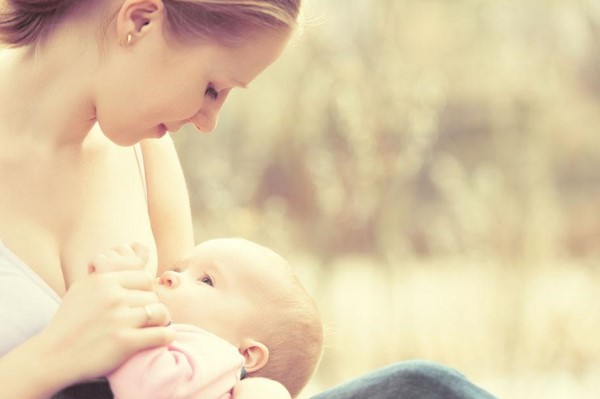 母乳期乳房一大一小怎么办 再不纠正可就来不及了