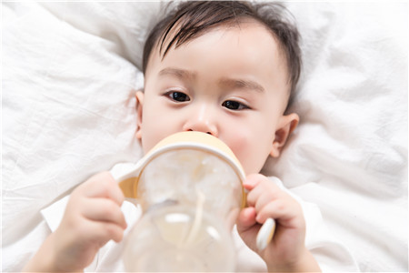 小孩烂嘴角有妙招 小孩子烂嘴角怎么办