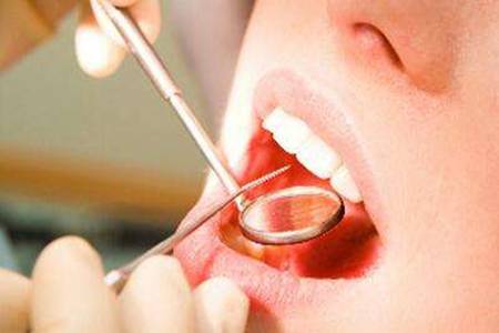 牙龈肿痛怎么办?缓解疼痛要针对原因去治疗