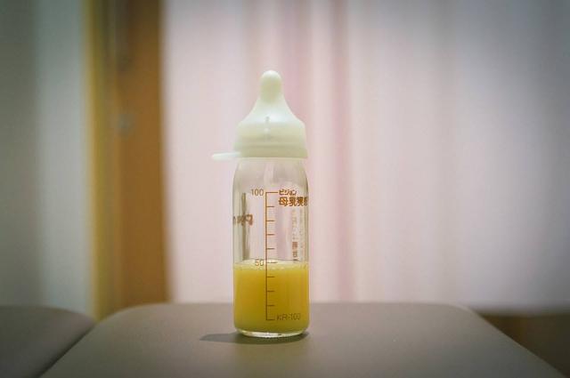 使用初乳喂养都有原则需要注意的？初乳怎么挤？