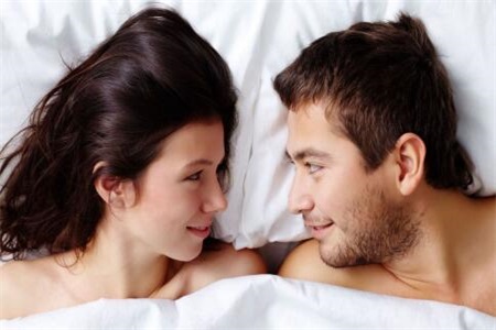 做爱姿势用哪种比较好？第一次性生活需要知道的事情