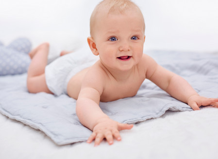 宝宝几个月开始爬行训练