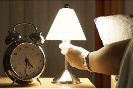 失眠最好的治疗方法，八个妙招让你马上入睡