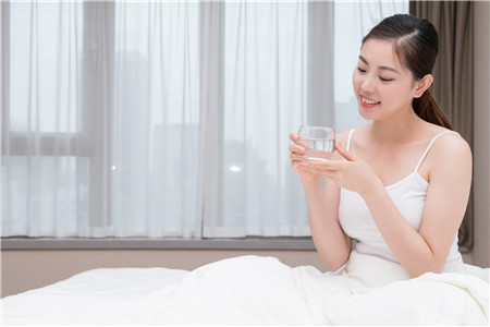 月经第一天黑渣很脏像泥怎么办 月经第一天黑渣很脏像泥怎么办