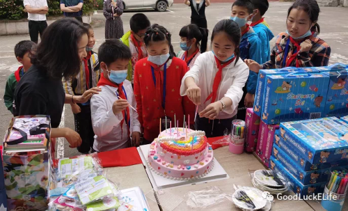 ＂古拉＂品牌走进富山乡小学 ＂守望青鸟,助力复学＂