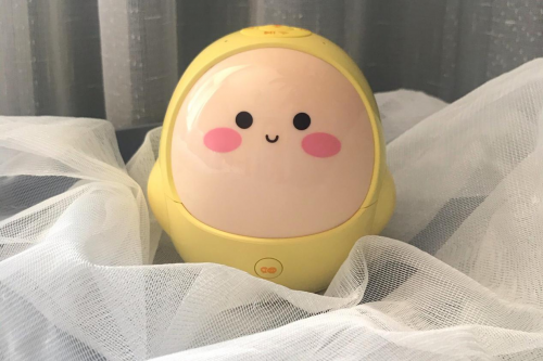 不能陪孩子,职场妈妈心酸抹眼泪,智能故事机来拯救