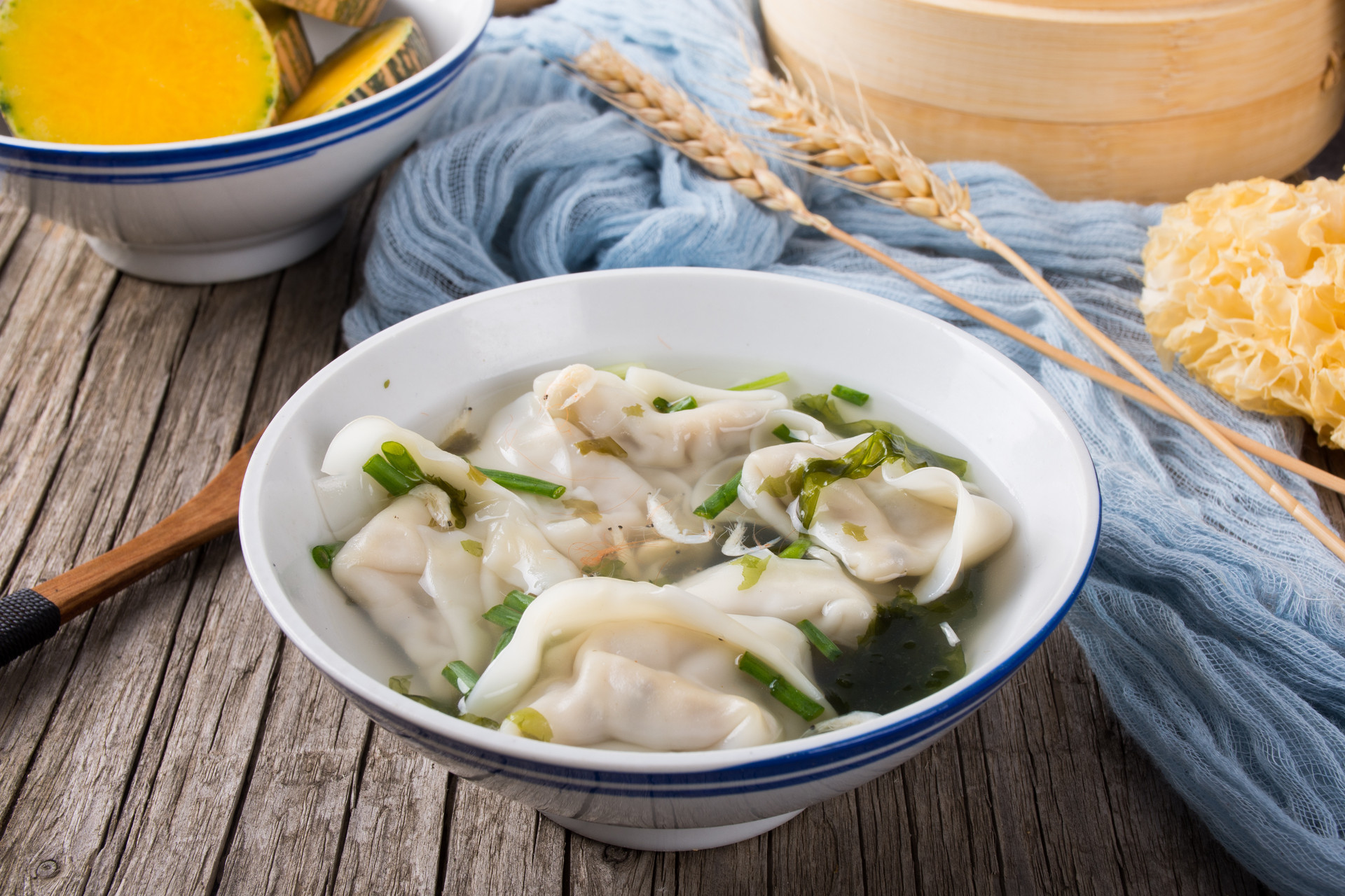 馄饨的包法图解 最简单馄饨的包法图片