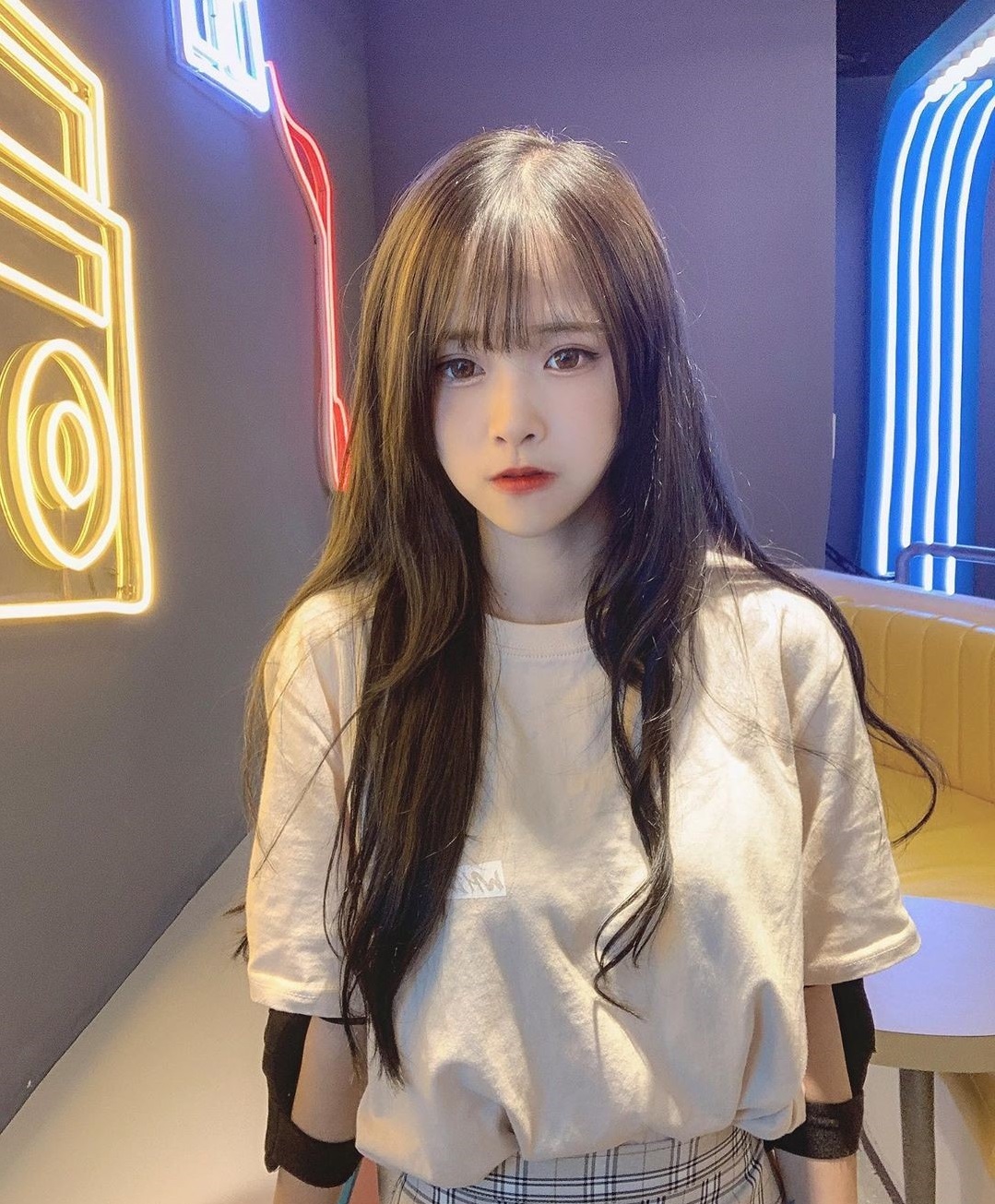 18岁少女「7n」年纪轻轻就超懂撩,「软嫩双峰」让哥哥都舍不得错过!