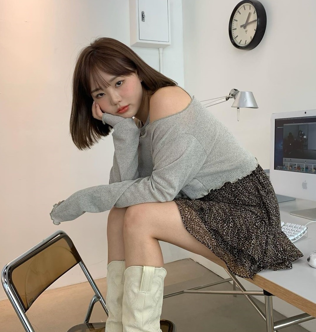 韩国合法萝莉「홍영기」稚嫩童颜宛如小学生 前凸后翘「丰满身材」肉感十足