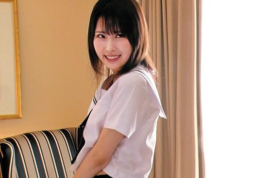 山口葉瑠身材三围:B87cm W59cm H85cm