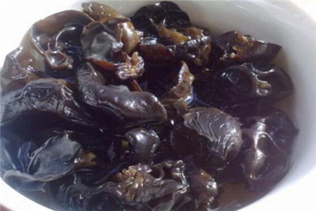 木耳泡多久就不能吃了