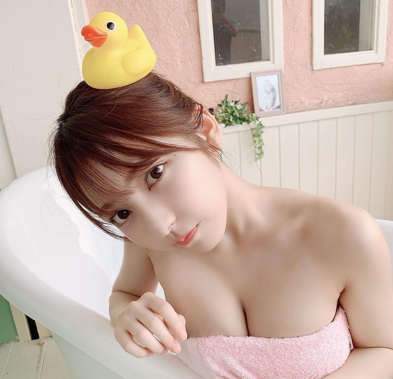 上班好养眼?美少女樱花妹「十味」有脸有身材,不愧是平成最后奇迹