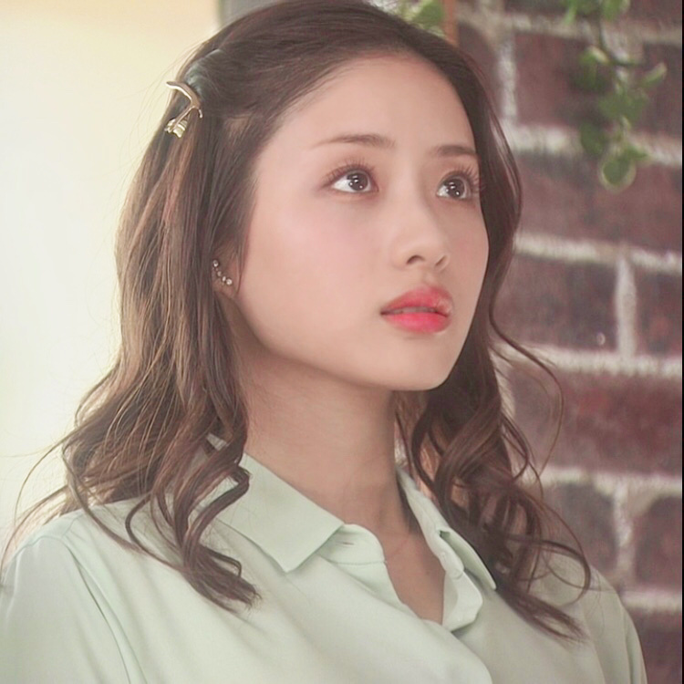 日本著名女优石原里美完美侧颜图片合集