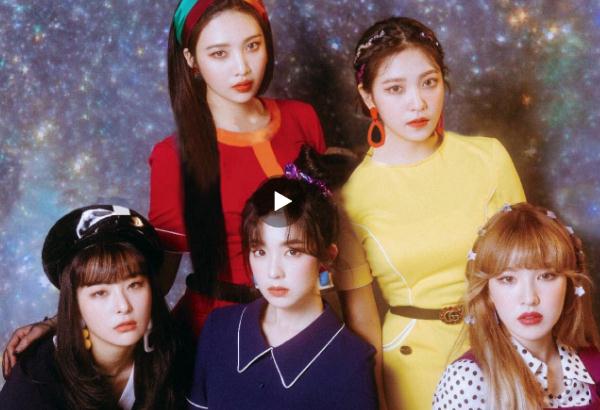 4、韩国女团《RedVelvet》(2014年8月) 女团《RedVelvet》是韩国SM娱乐有限公司推出的女子演唱组合 女团《RedVelvet》成员名单:裴珠泫、姜涩琪、孙承欢、朴秀荣、金艺琳5人组成。