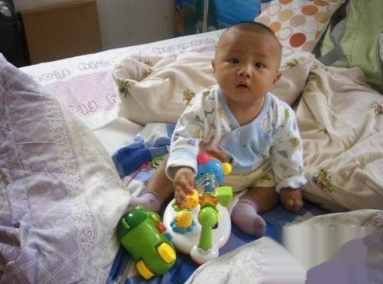 宝宝1岁内有三个表现,证明进入身高＂猛涨期＂,错过会矮人一截