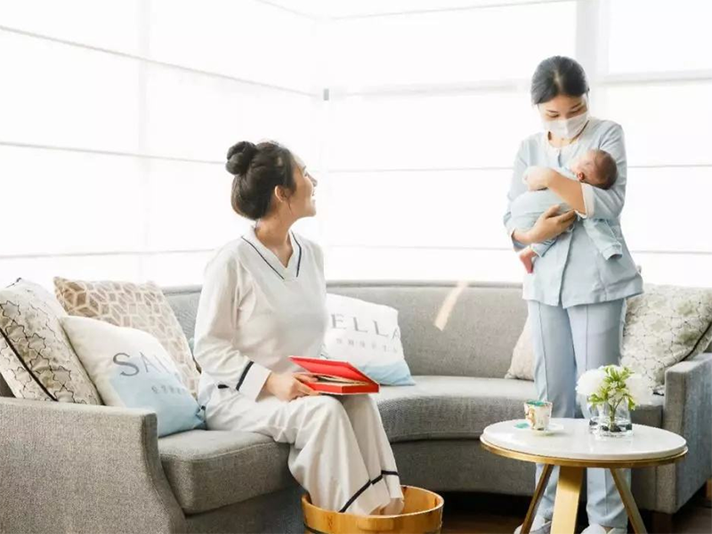 坐月子在家没人照顾,有必要去月子中心吗？一个人在家可坐月子？