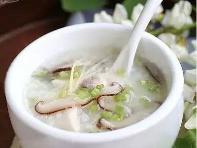 想要奶水足又有营养,主要得靠吃,附产后1~4周食谱