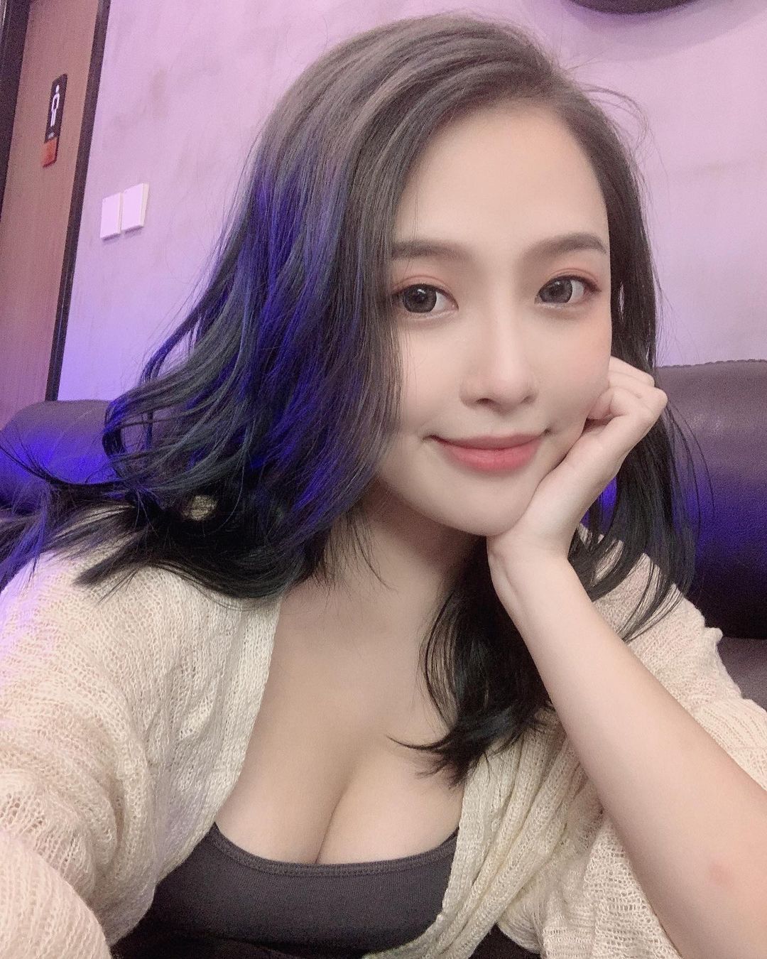 高颜值「超甜美正妹」傲人视角让人难以抵抗!