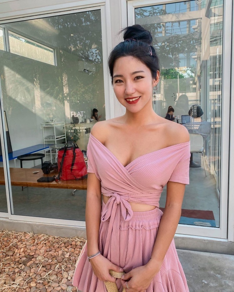 小麦肌摄影师「前凸后翘S曲线」超性感:这么正让被拍的人情何以堪!~Ari