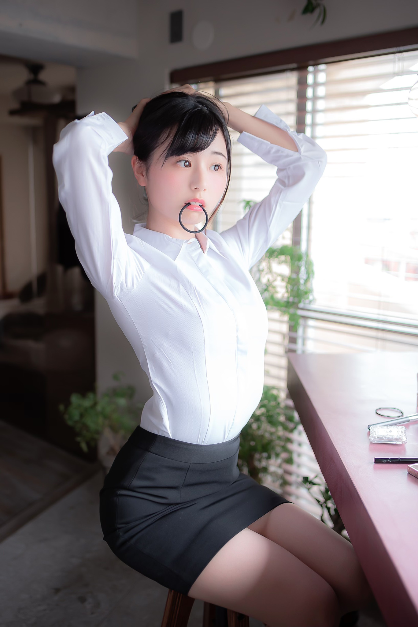 稚气美颜樱花妹《くりえみ》的个人资料 原名:栗田恵美 生日:1994年6月14日 身高:162公分 三围:78/56/62cm 出生地:日本千叶县
