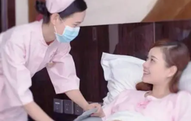 月子会所28天价格超万元,9名婴儿染肺炎,揭开月子中心遮羞布