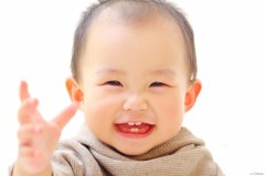 宝妈看过来,宝宝光脚丫的＂四好处,三注意＂,家长需清楚