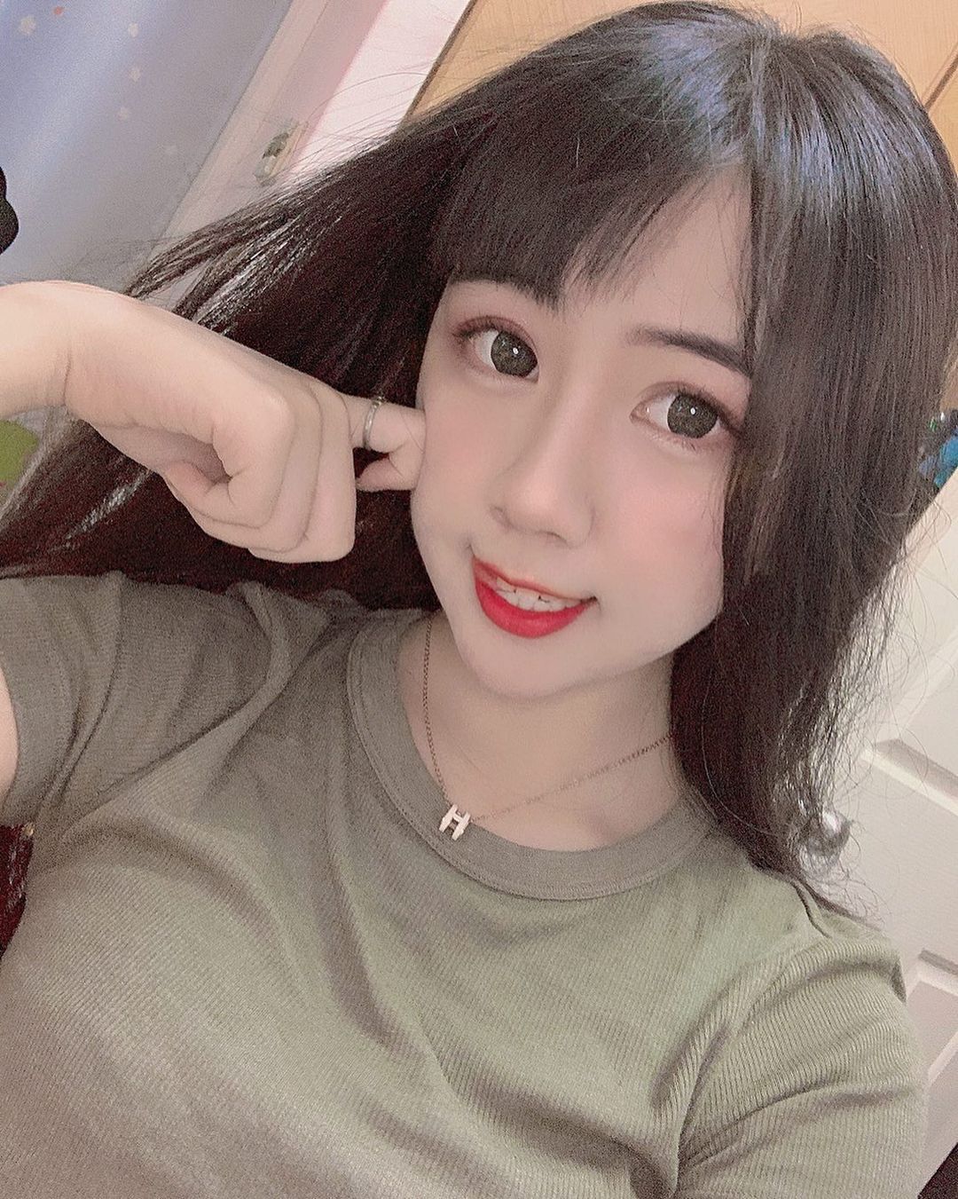 Dear.鹿媗邪恶侧面视角看似就快掉出来