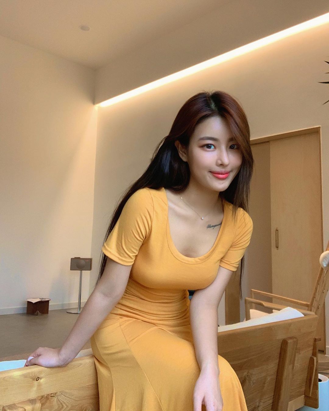 [韩国]火辣赛车手甜美可人的天使面容呈现完美S型姣好身材~Jung Youna
