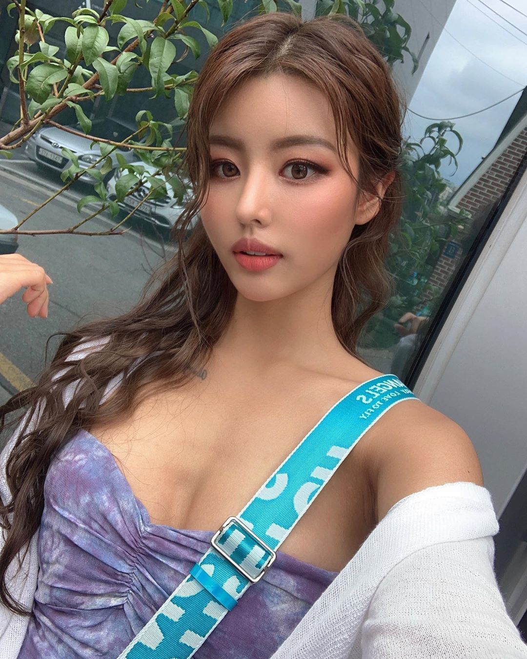 [韩国]火辣赛车手甜美可人的天使面容呈现完美S型姣好身材~Jung Youna