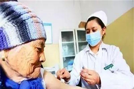 接种完新冠疫苗需要注意什么？接种疫苗后的注意事项有哪些