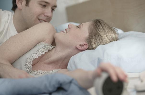男人为什么在同房后汗流浃背？过夫妻生活,男人坚持多久才算正常？