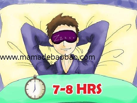 年轻的阿姨使用4种方法来快速消除眼袋（利用冰凉的触感快速消除眼袋）