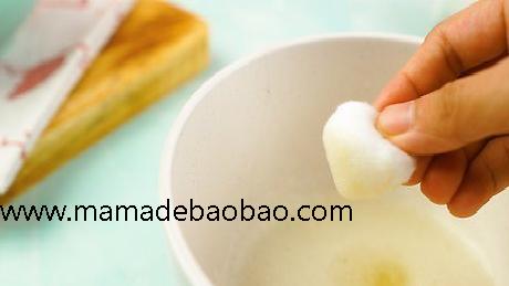 如何自制鸡蛋面膜（制作简易面膜）