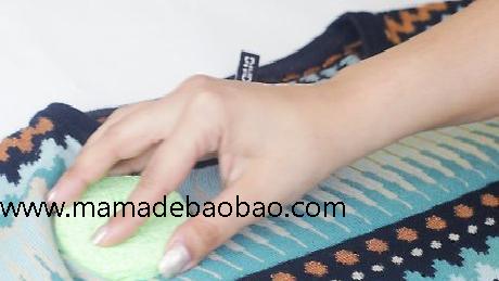 3种方法来去除衣服上的毛球（粘贴和摩擦的方法）