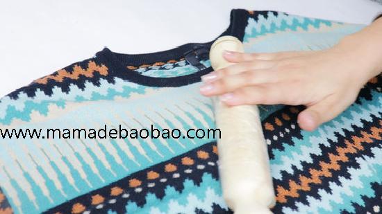 3种方法来去除衣服上的毛球（粘贴和摩擦的方法）