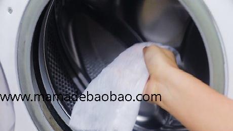 3种方法来去除衣服上的毛球（粘贴和摩擦的方法）