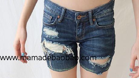 妈妈的朋友用4种方法来将牛仔裤变成牛仔短裤（牛仔裤变成时尚物件）
