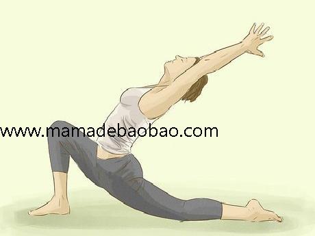 铁女让平胸显得更丰满（运用姿势和运动）