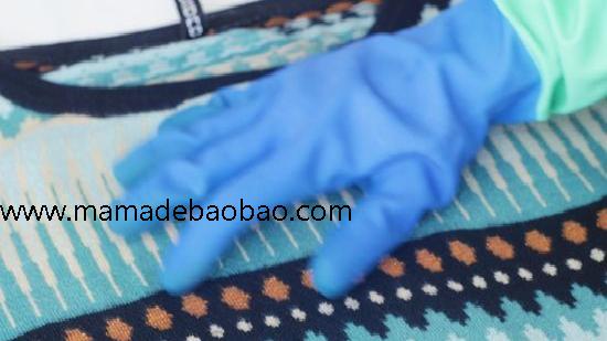 3种方法来去除衣服上的毛球（粘贴和摩擦的方法）