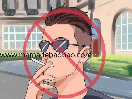 3种方法来将卡住的隐形眼镜摘下来（摘除软式隐形眼镜）